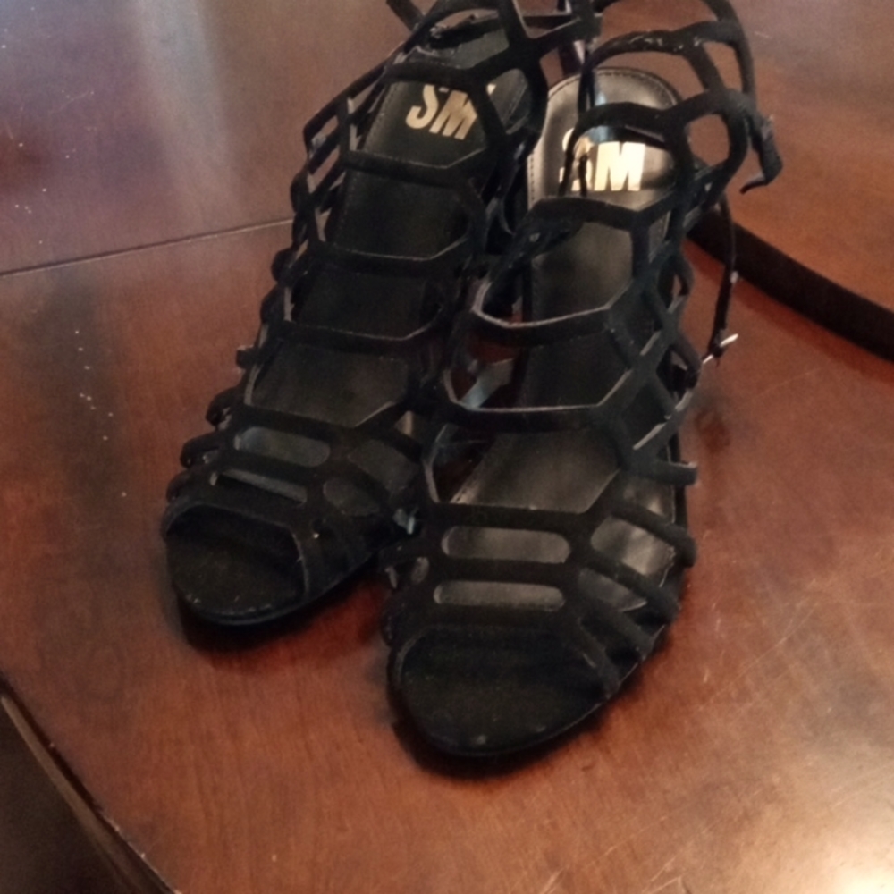 S M sexy brand new without tags!! Black suede like high heels
